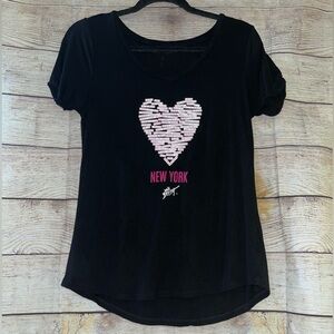 🤎3/$10 Betsey Johnson Black Tee with Pink Heart Graphic Size Large